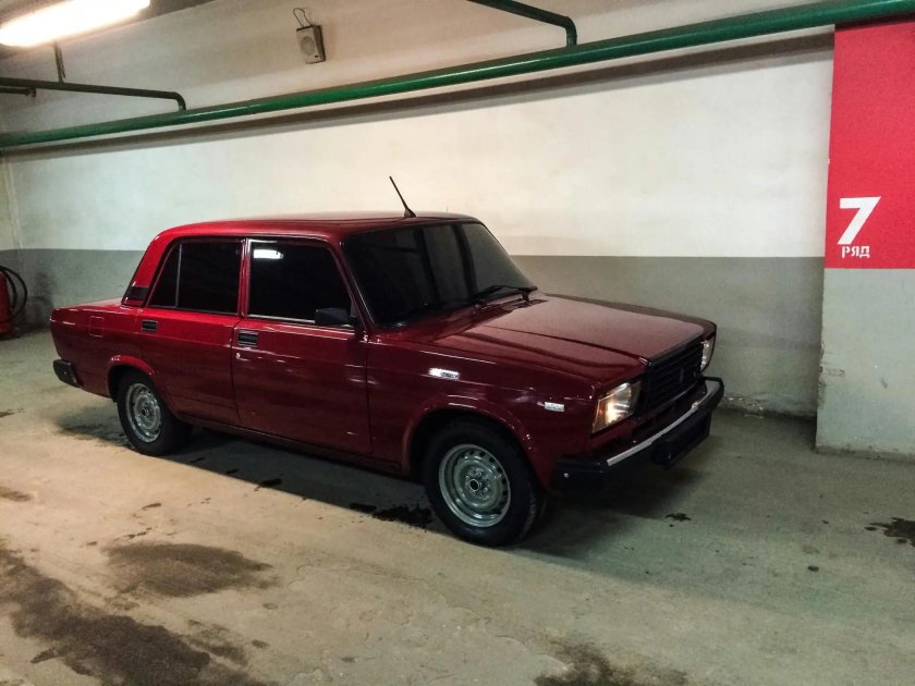 ВАЗ 2107 Вишневая опер стайл