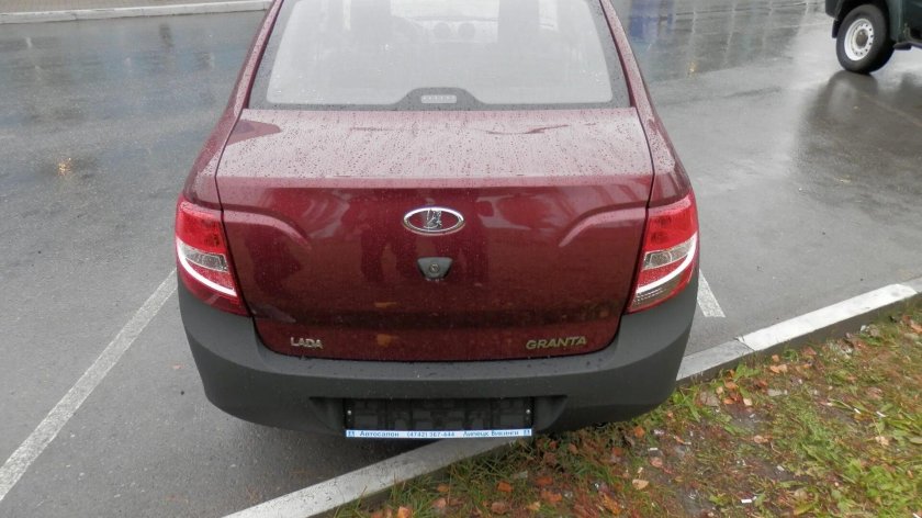 Лада Гранта красный перец