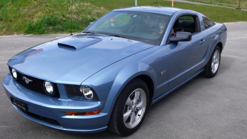 Форд Мустанг 2005