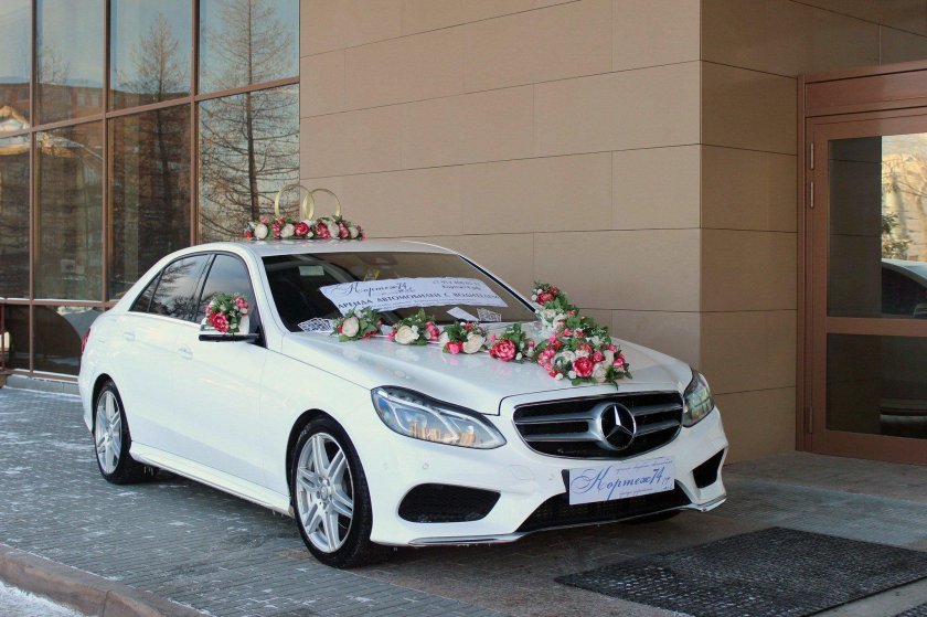 Мерседес 222 кортеж