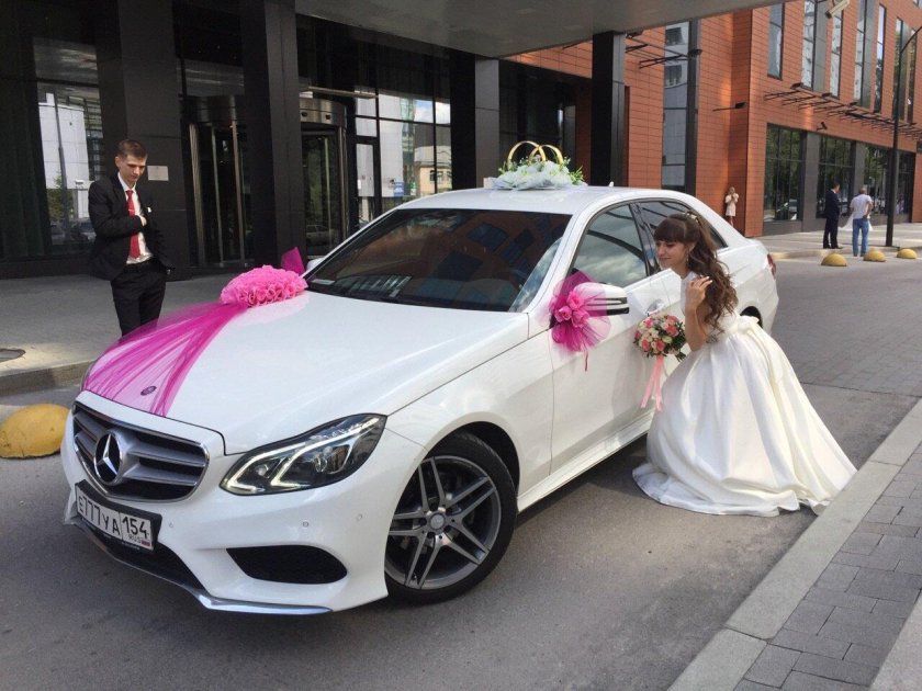 Белый Мерседес свадебный