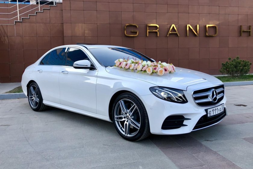 Мерседес 213 белый