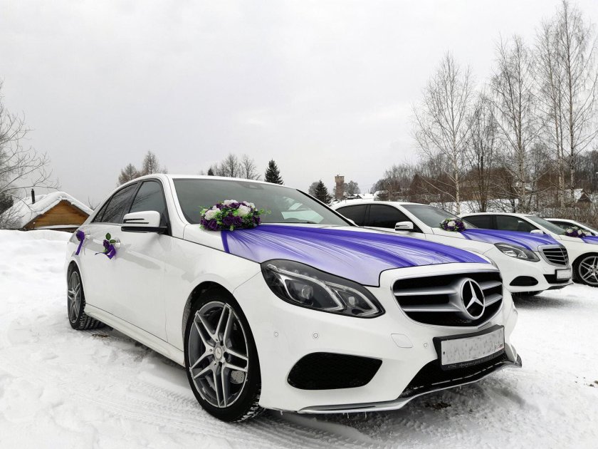 Мерседес е класс белый