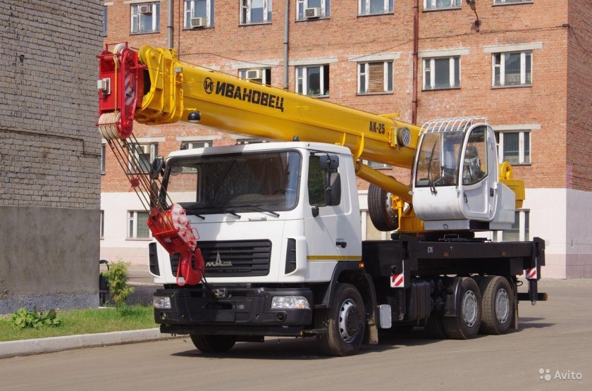 Автокран Ивановец 25т