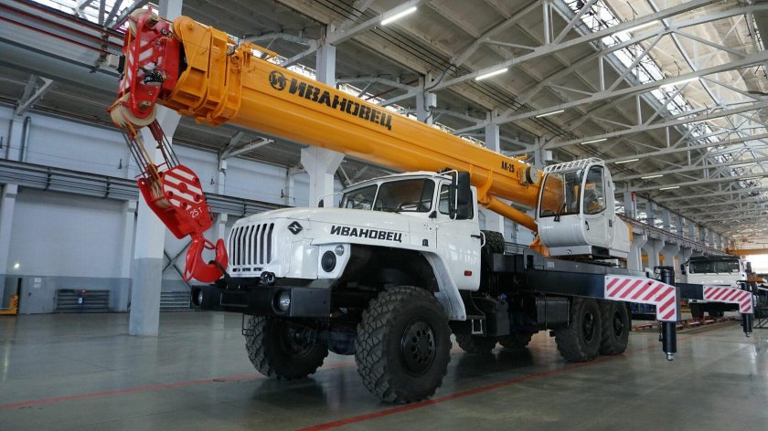 Автокран Ивановец КС-45717-1