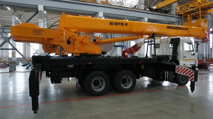 Автокран Ивановец КС 45717