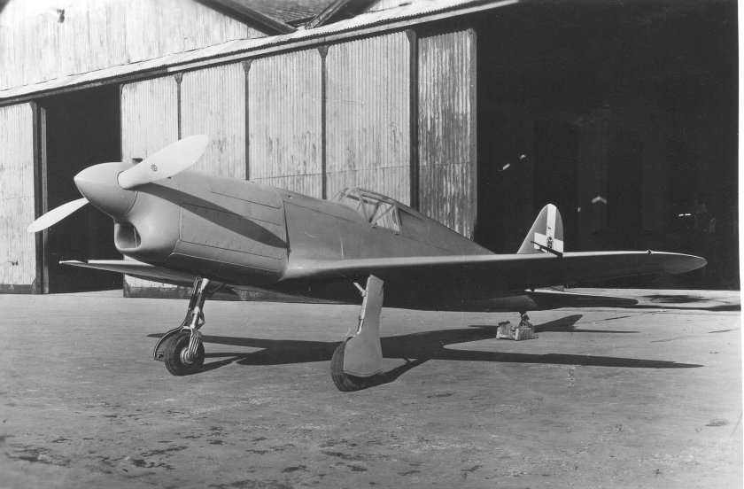 Самолет Sai 403