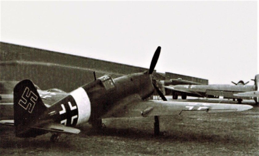 Самолет Sai 403