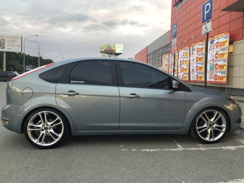 Ford Focus 2 r18