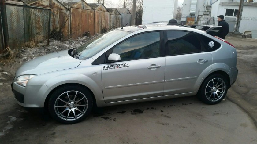 Ford Focus 2 хэтчбек r17