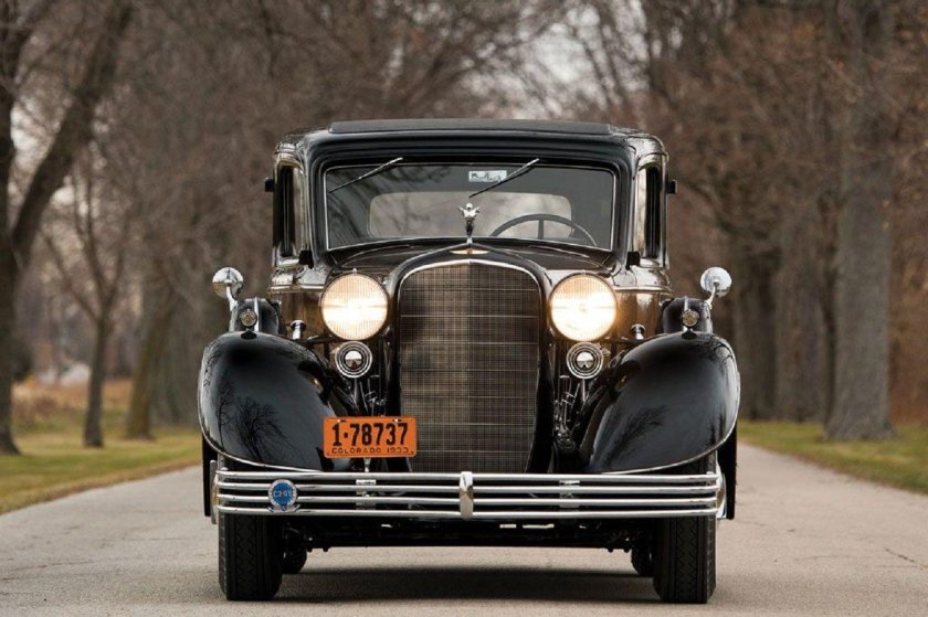 Cadillac v16 1933