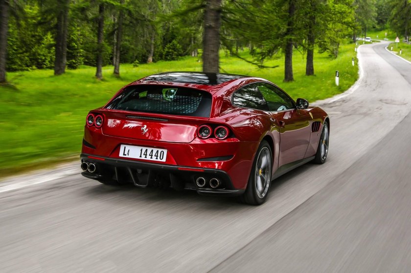 Феррари GTS 4 lusso