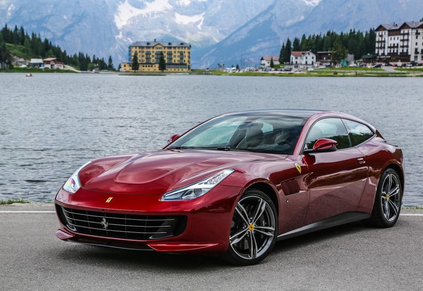 Ferrari gtc4lusso 2021