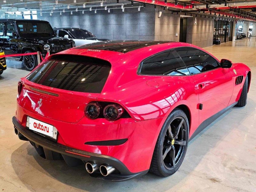 Феррари gtc4lusso