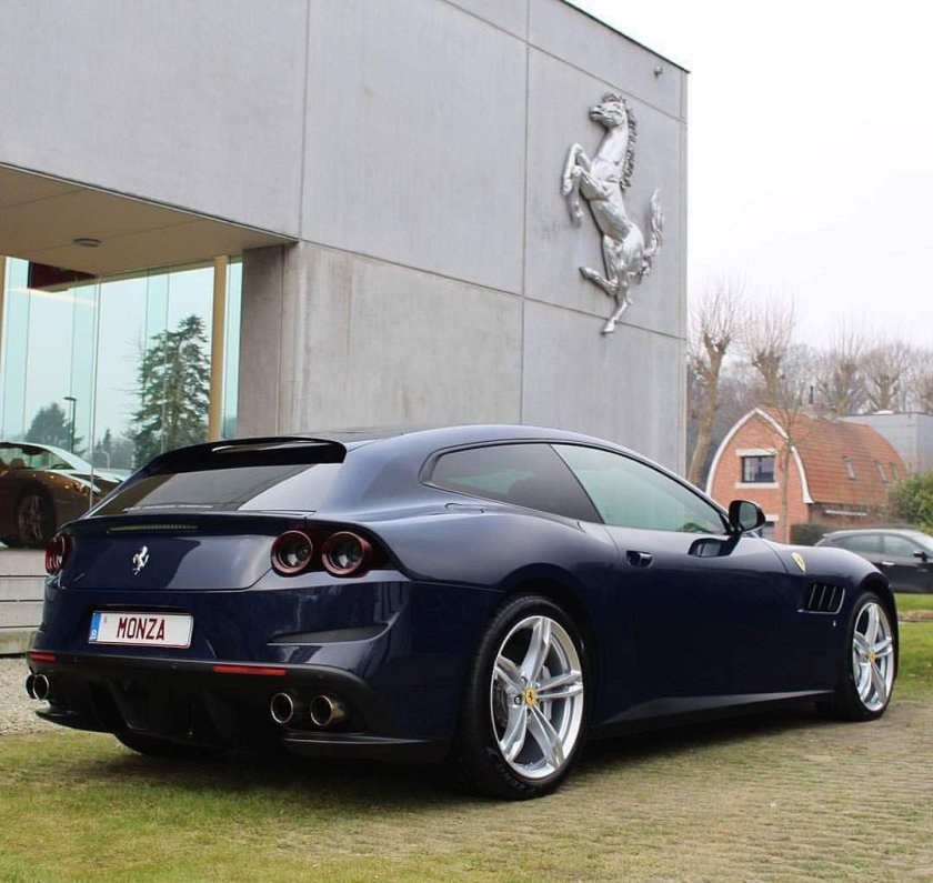 Феррари gtc4lusso