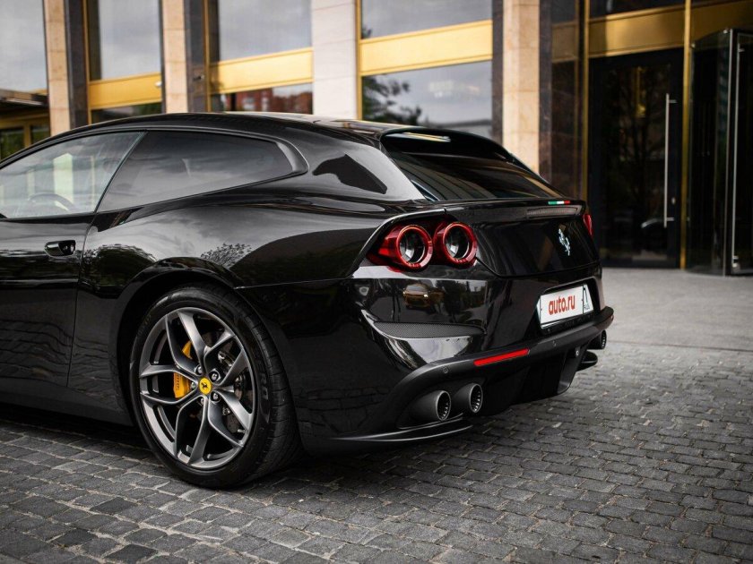 Феррари GTS 4 lusso