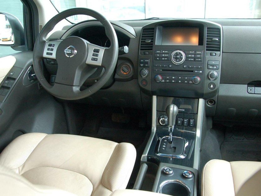 Nissan Pathfinder r51 салон
