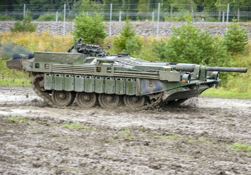 Танк шведский Strv 103b