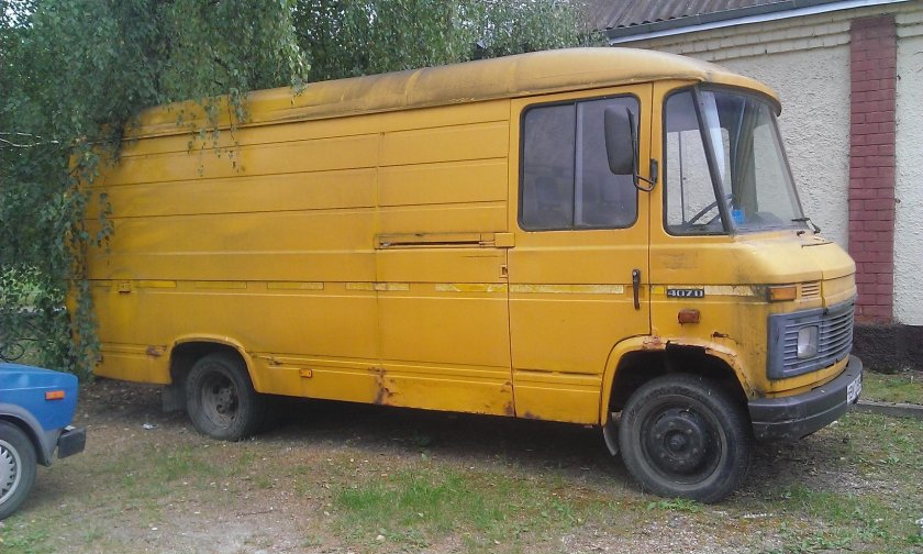 Мерседес 407d