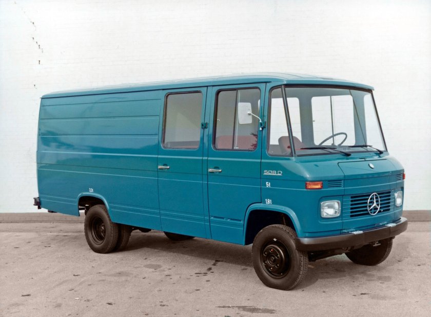 Мерседес бенц т 2