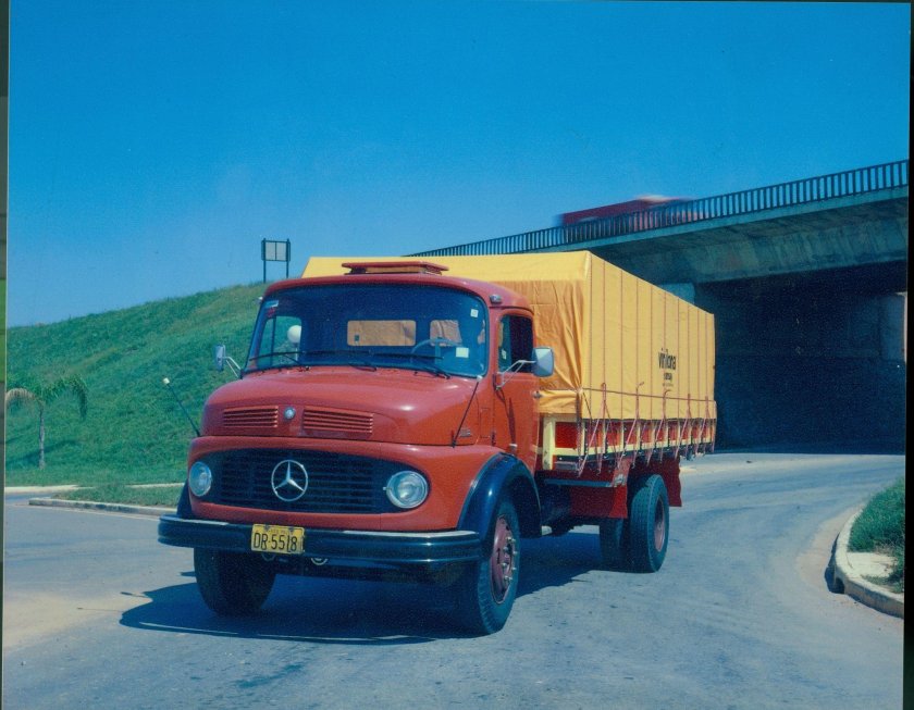 Грузовики Мерседес l1111