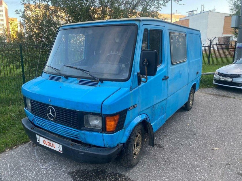 Мерседес бенц 208д