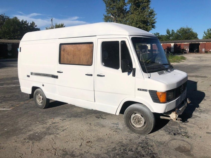 Мерседес 410 цельнометаллический