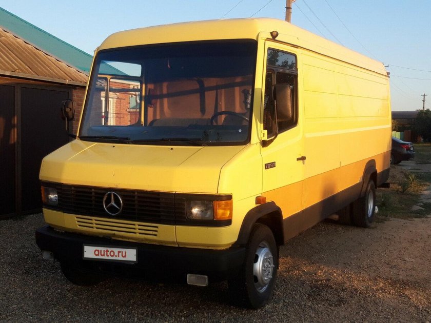 Мерседес т2 608d