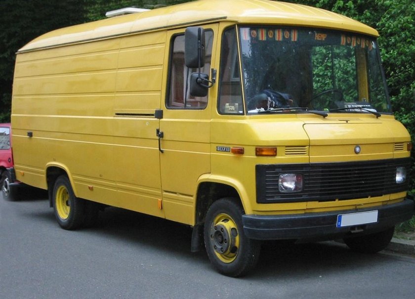 Mercedes-Benz t2