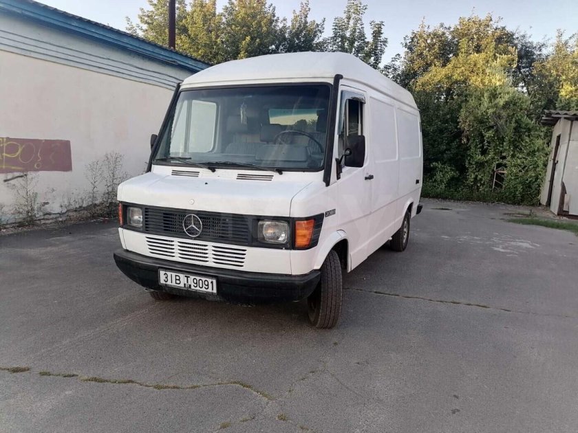 Мерседес бенц т1 208д