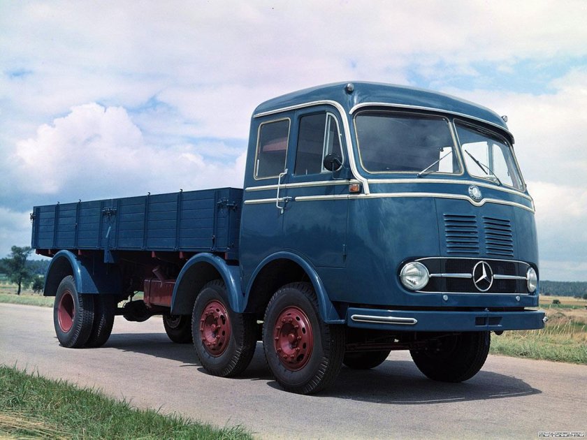 Mercedes-Benz lp333
