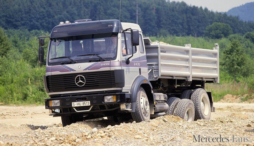 Mercedes-Benz 2435
