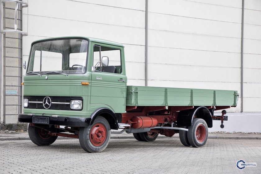 Mercedes LP 608