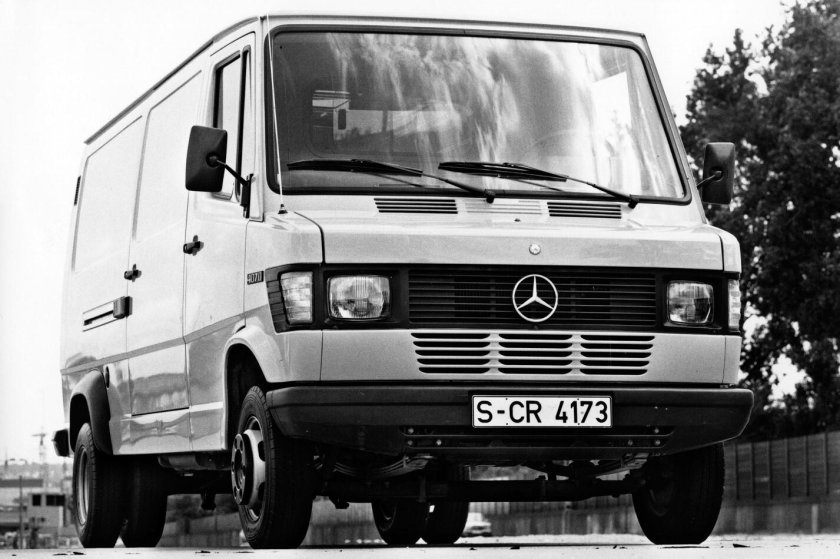 Mercedes-Benz 407d