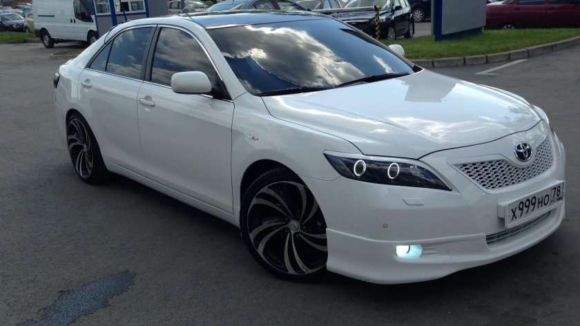 Камри 40 2.4 белый