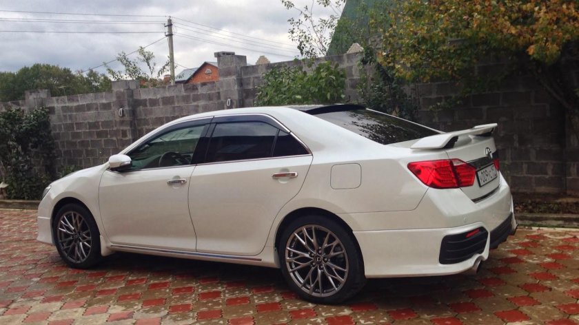 Камри 50 белая r19