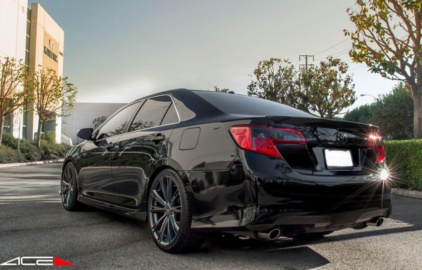 Toyota Camry 55 Black Tuning
