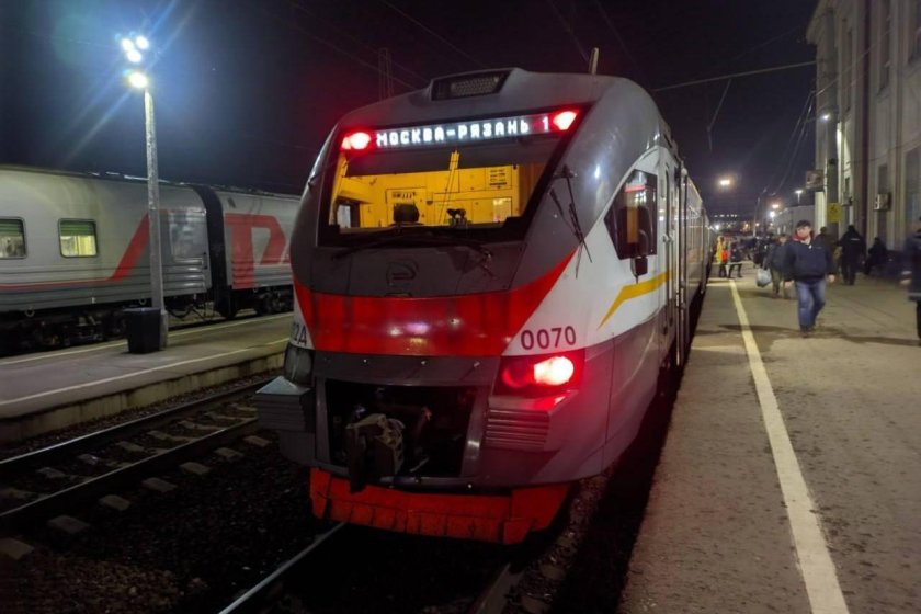 Электропоезд эп 2 д