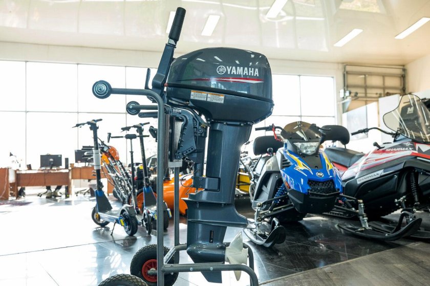 Четырехтактный лодочный мотор ямаха 200 л.с.
