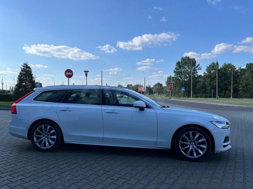Volvo v 90