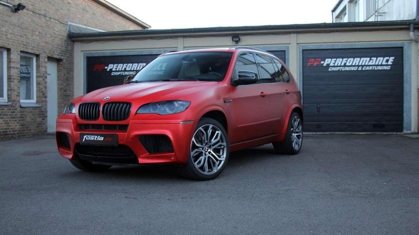 BMW x5 e70 Red
