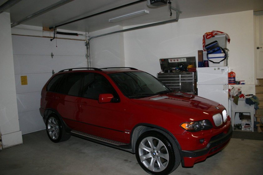 BMW x5 e53 красный