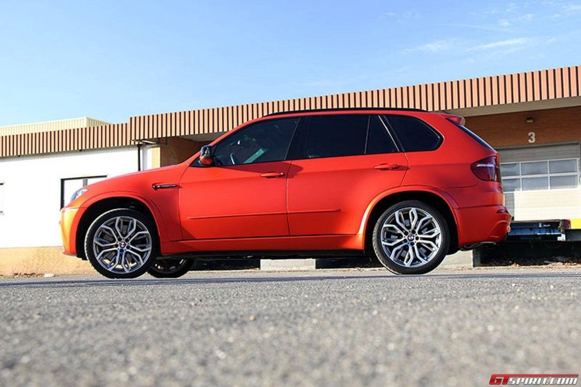 BMW x5m красный