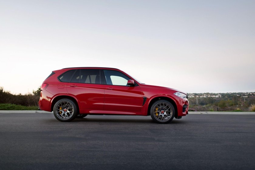BMW x5 Red