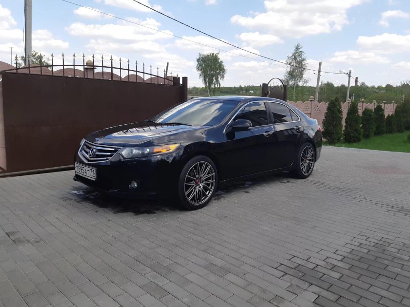 Honda Accord 8 черный r20