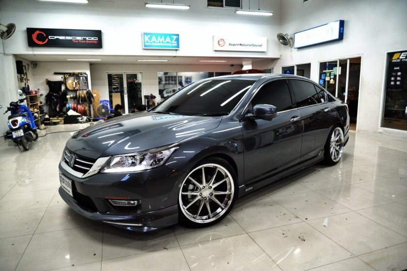Honda Accord 9 r19