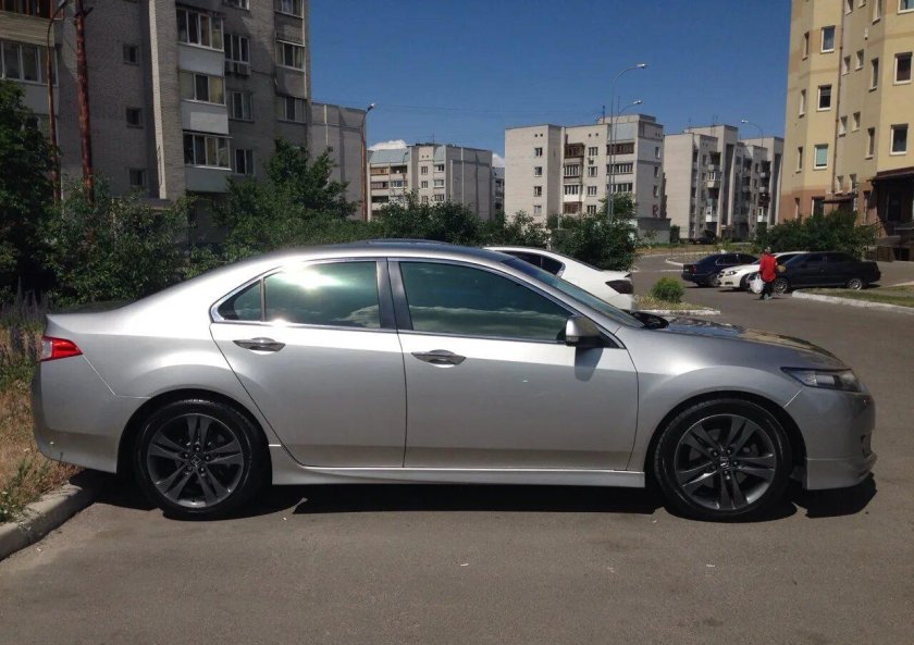 Honda Accord 8 серебристый