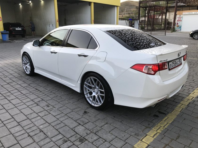 Honda Accord 8 r20