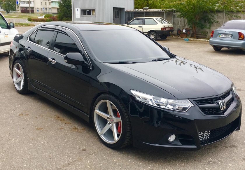 Honda Accord 8 черный r20