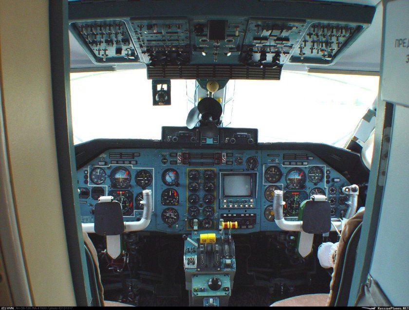 АН-28 кабина